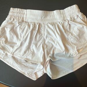 Lululemon hottie hot shorts 2.5 inch!